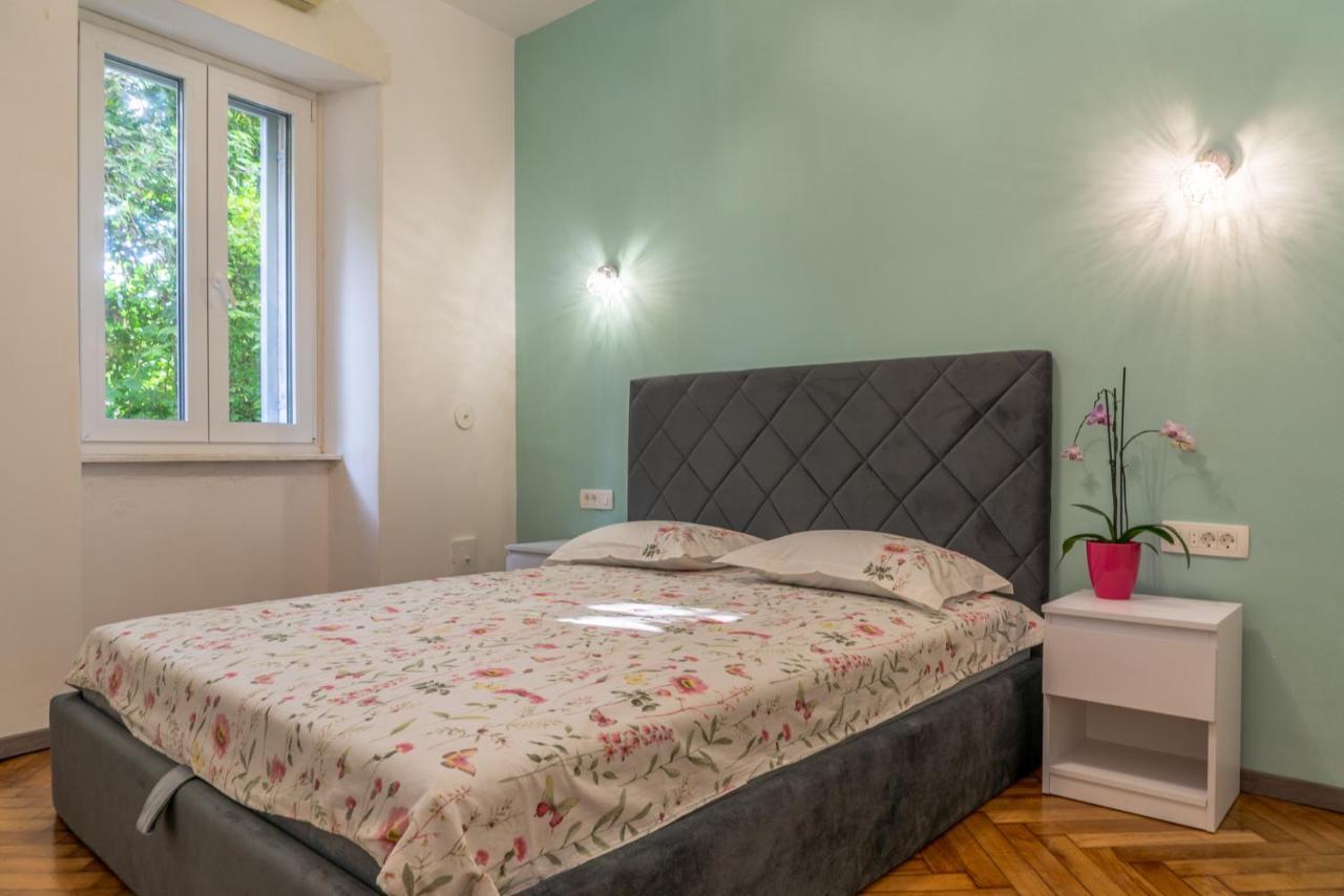 Apartamento Garden In The Center Split Exterior foto
