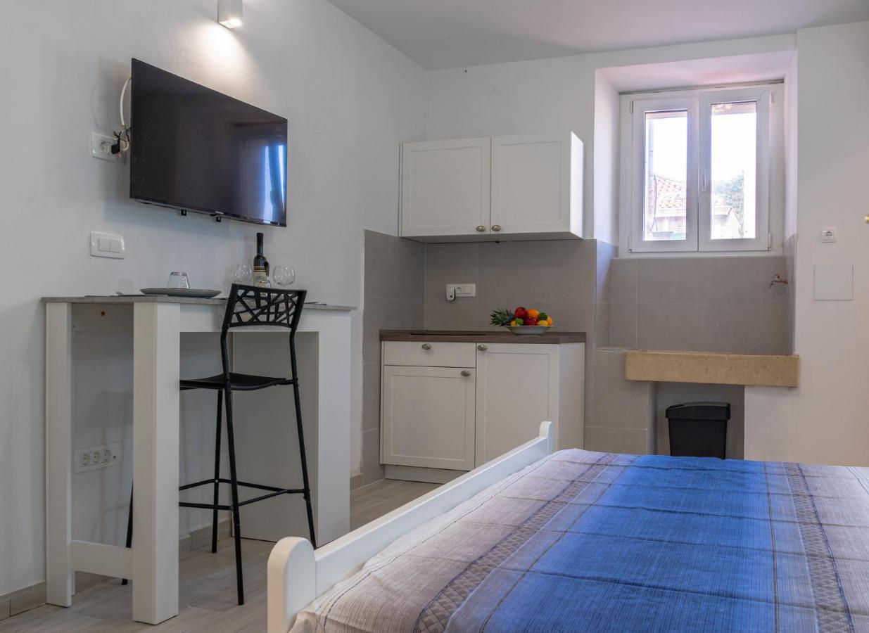 Apartamento Garden In The Center Split Exterior foto