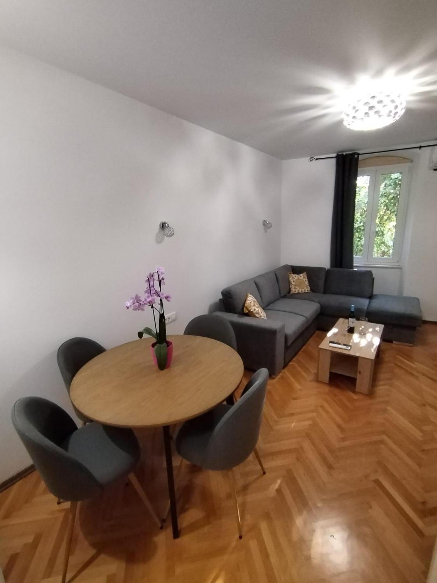 Apartamento Garden In The Center Split Exterior foto