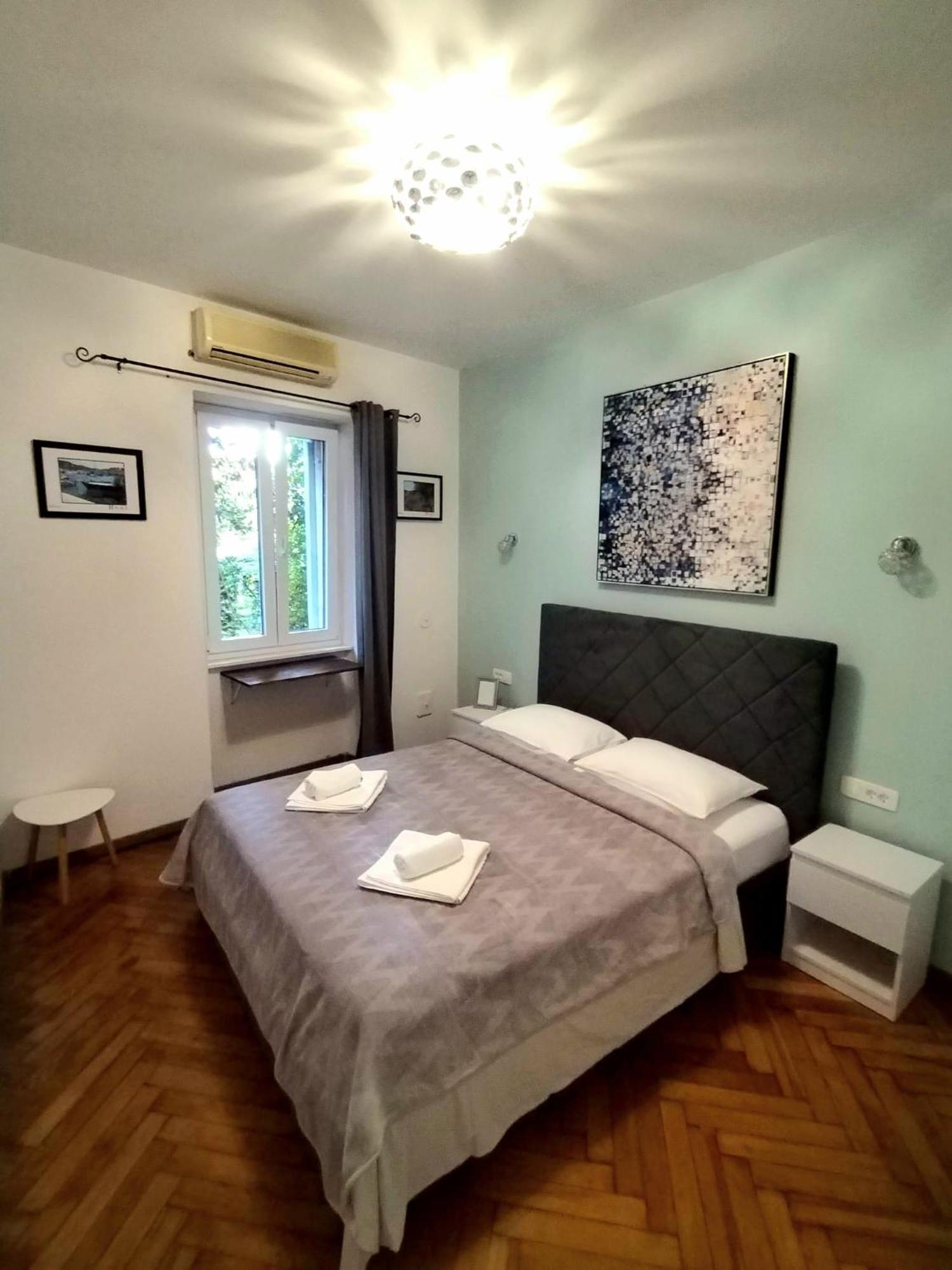 Apartamento Garden In The Center Split Exterior foto